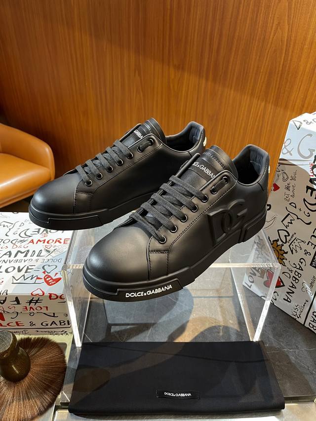 新品 Dg杜嘉班纳 Portofino 小牛皮运动鞋 Size；39~44 定制38.45.46 标志性 Portofino 系列运动鞋,风格经典隽永,现以风尚